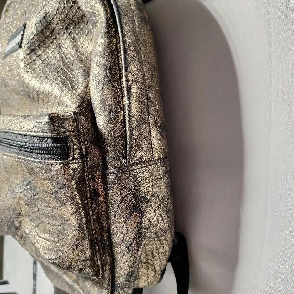 Vibedration Hydration Backpack w/o bladder -Snake/Reptile-Skin-Like - Small Used